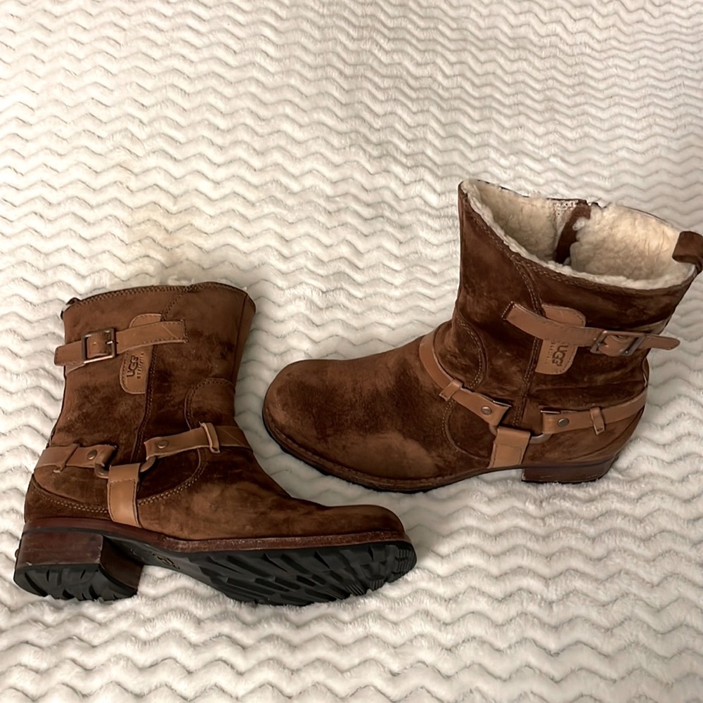 EVERYTHING MUST GO!! UGG Suede Brown w/ Cream Fur Boots. Size: 7.5